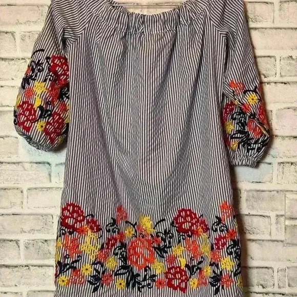 Anthropologie  Romeo & Juliet‎ Couture Embroidered Off Shoulder Dress Sz. Small - Picture 2 of 11
